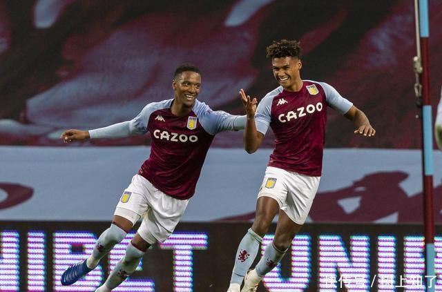 青海西宁：8000名选手参加环城跑迎新年