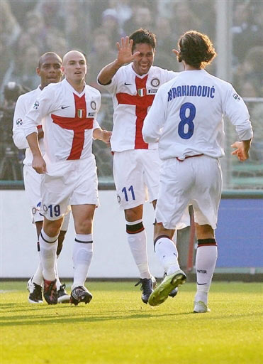 《噬血代码2》世界观及角色情报 据点中也能泡温泉